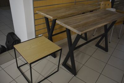 Sur désignation. 3 consoles et une table basse, en l'état - Photo 1