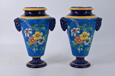 Jules VIEILLARD à Bordeaux Paire de vases cornet sur piédouc…