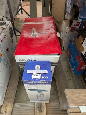 de nombreuses caisses posées sur une palette en bois