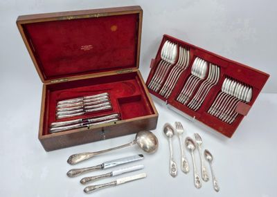 Cuillère saupoudreuse en ARGENT massif Minerve 19e E-P