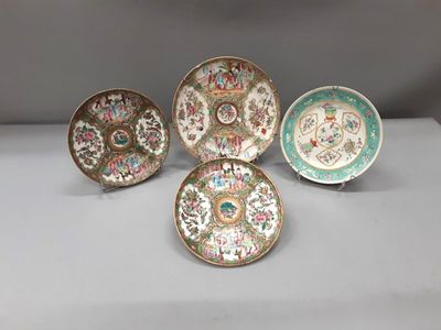 Ensemble de 5 assiettes comprenant : une assiette en porcela…