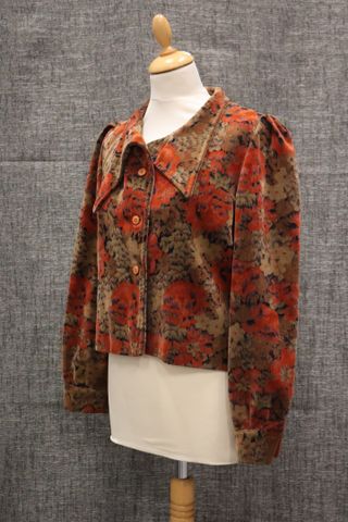 Blazer tissu velours à décor fleuri. Taille : 38 à vue. Styliste ...