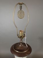Grand vase monté en lampe en faïence polychrome de fleurs et… (photo 3)