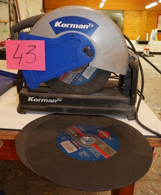 l'image d'une machine posée sur une table