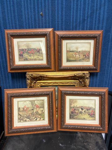 Suite de quatre reproductions « scènes de chasse ». Encadré. 9 x ...