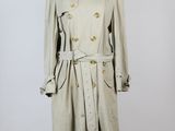 un trench-coat beige sur un mannequin, un mannequin, un mannequin, un mannequin, un mannequin, un mannequin, un mannequin, un mannequin, un mannequin, un mannequin, un mannequin, un mannequin, un mannequin, un mannequin, un mannequin, un mannequin, un mannequin, un mannequin, un mannequin, un mannequin, un mannequin, un mannequin, un mannequin, un mannequin, un mannequin, un mannequin, un mannequin, un mannequin, un mannequin, un mannequin, un mannequin, un mannequin, un