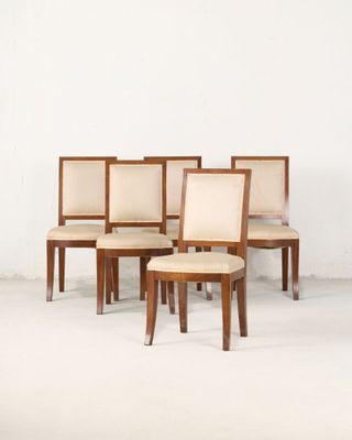 lot de six chaises de salle à manger avec dossiers rembourrés et dossiers rembourrés