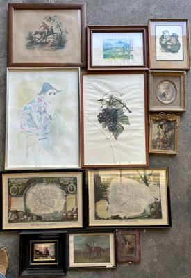 LOT DE 11 PIÈCES ENCADRÉES Comprenant notamment : plaque éma…