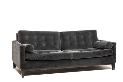 KARE DESIGN. Important et large canapé deux places recouvert…