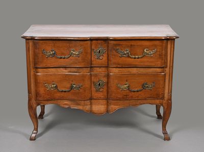 commode ancienne avec dessus en marbre et poignées en laiton