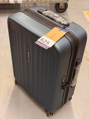 un bagage posé sur le sol