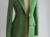 un blazer vert sur un mannequin, un mannequin, un mannequin, un mannequin, un mannequin, un mannequin, un mannequin, un mannequin, un mannequin, un mannequin, un mannequin, un mannequin, un mannequin, un mannequin, un mannequin, un mannequin, un mannequin, un mannequin, un mannequin, un mannequin, un mannequin, un mannequin, un mannequin, un mannequin, un mannequin, un mannequin, un mannequin, un mannequin, un mannequin, un mannequin, un mannequin, un mannequin, un manne