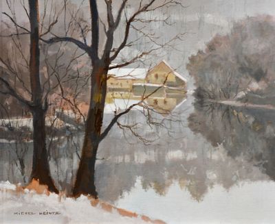 un tableau représentant une maison au bord de l'eau, avec de la neige au sol