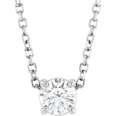 un gros plan d'un collier de diamants monté sur une chaîne