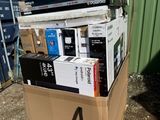 une boîte en carton sur laquelle sont posés de nombreux appareils électroniques