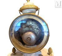 MARTINO, pendule portique en bronze (photo 2)