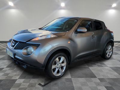 a picture of a silver nissan juke suv