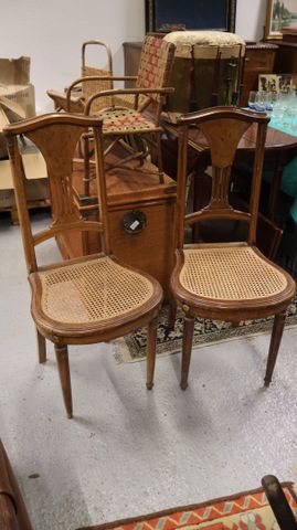 Paire de chaises vers 1900 assises cannées
