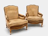 paire de fauteuils de style Louis XV à la française