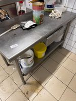 1 Table de travail Inox, 1 tiroir, 1 tablette d'entrejambe e… (photo 2)