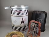 many items that are sitting on a table together