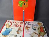 deux livres placés l'un à côté de l'autre