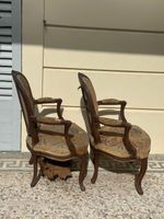 Paire de fauteuils à dossier médaillon en cabriolet, en hêtr… (photo 6)