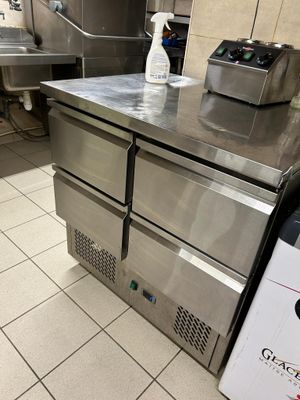 Meuble bas en inox réfrigéré (froid positif) METRO à 4 tiroirs (2020)  - Photo 1
