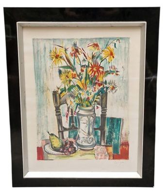 tableau représentant un vase de fleurs posé sur une table, à côté d'une assiette de fruits
