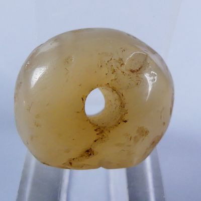 Archéologie. Orient ancien. Perle-sceau gravée en intaille d…