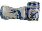 paire de salières et poivrières en porcelaine bleue et blanche