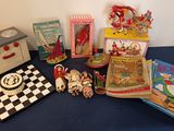 beaucoup de jouets posés sur une table