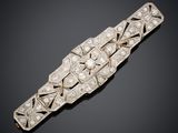une broche Art déco en forme de barre de diamants