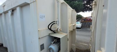 un récipient blanc contenant du propane