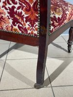 Fauteuil à haut dossier en bois mouluré sculpté, le dossier … (photo 3)