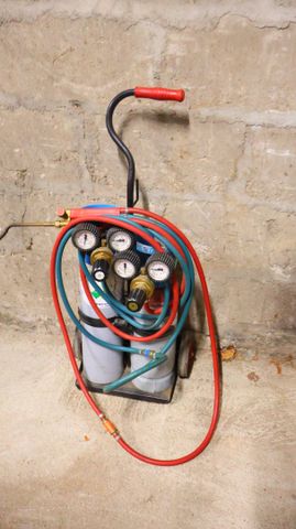 Poste à souder oxyacéthylénique. Non testée. A réviser avant util...