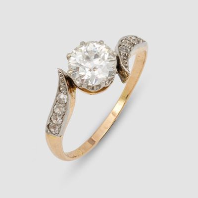 une bague en or et diamant