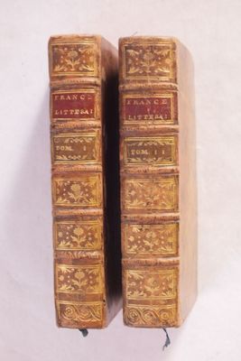 deux livres superposés