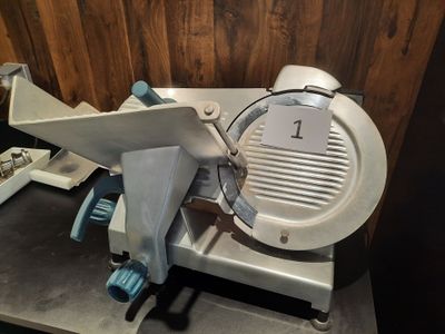 a machine that is sitting on top of a counter
