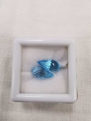 TOPAZE Swiss Blue VVS Nbr 2 Brésil briolette 11,3 x 5,8 et 1…