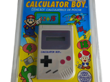 une image représentant la boîte d'une calculatrice sur laquelle figure un jeu