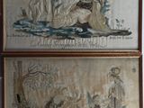 deux tableaux encadrés représentant deux peintures accrochées à un mur