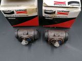 une paire de valves de frein pour une voiture