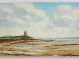 une peinture à l'huile représentant un phare sur une plage, avec le ciel en arrière-plan