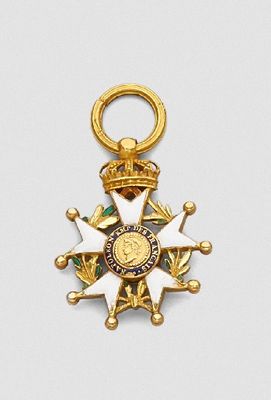 an image of a gold medal with a star on it