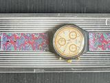 une photo d'une montre dans un étui en plastique