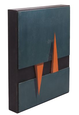 an image of a blue and orange box with two orange triangles