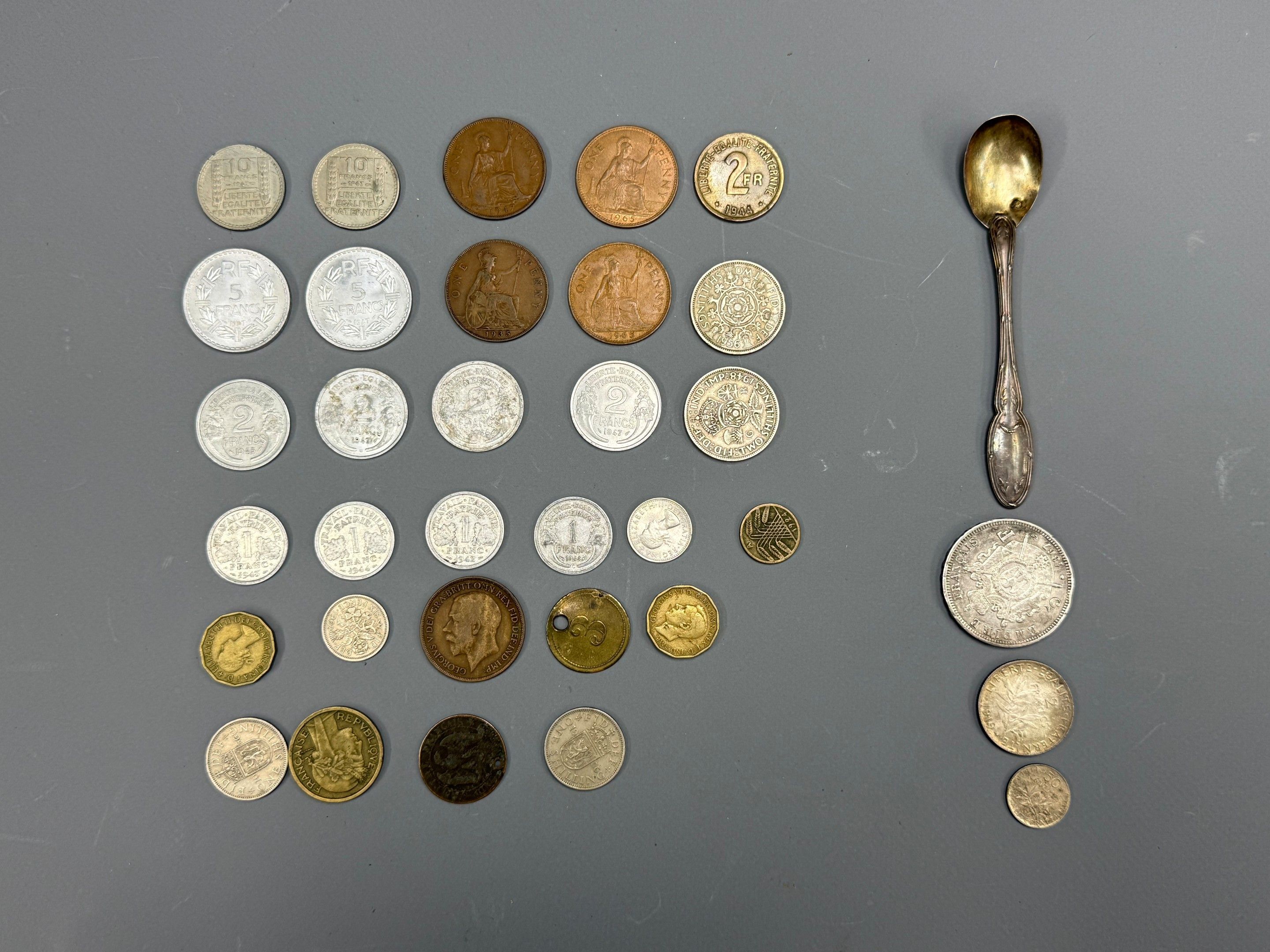 Objets d'art & Curiosités