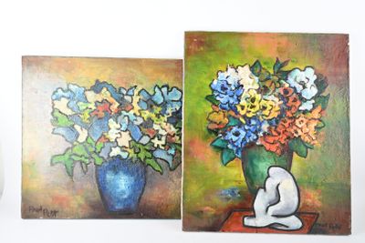 trois tableaux représentant des fleurs dans un vase posé sur une table