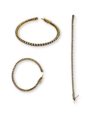 trois bijoux, dont un bracelet, un bracelet et une bague